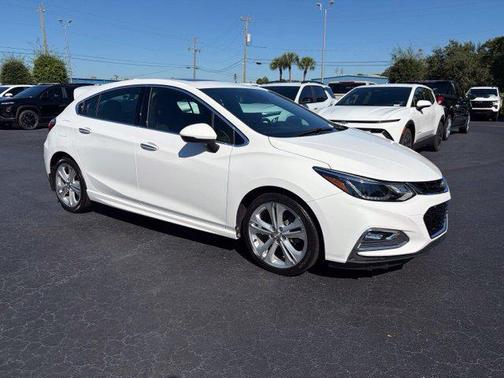 Summit White 2018 Chevrolet Cruze Premier