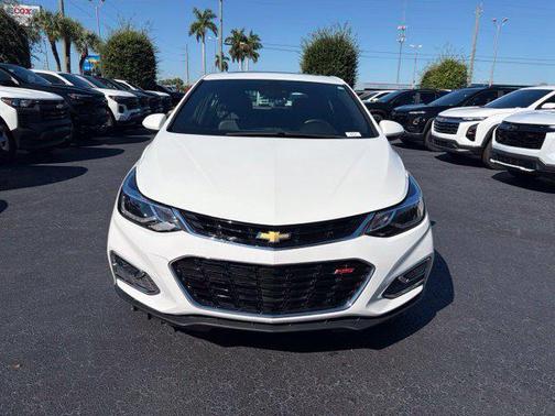 Summit White 2018 Chevrolet Cruze Premier