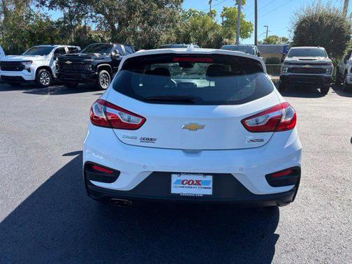 Summit White 2018 Chevrolet Cruze Premier