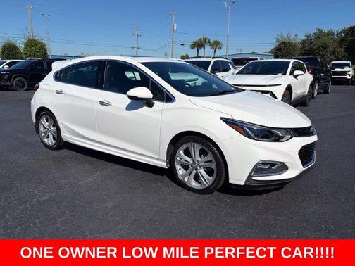 Summit White 2018 Chevrolet Cruze Premier