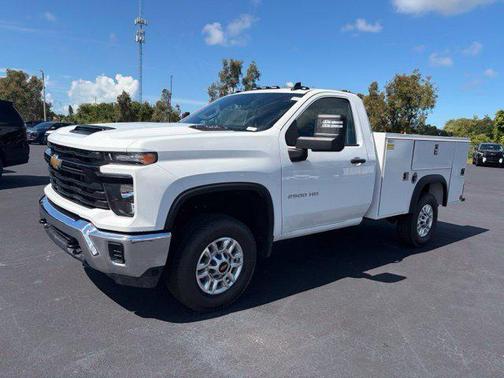 Summit White 2026 Chevrolet Silverado 2500 WT