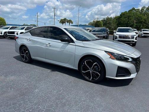 Brilliant Silver Metallic 2025 Nissan Altima SR FWD