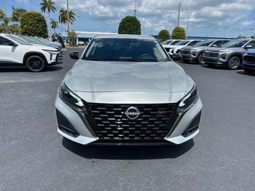 Brilliant Silver Metallic 2025 Nissan Altima SR FWD