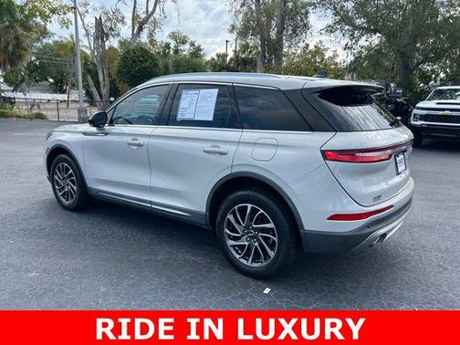 Ceramic Pearl 2021 Lincoln Corsair Standard