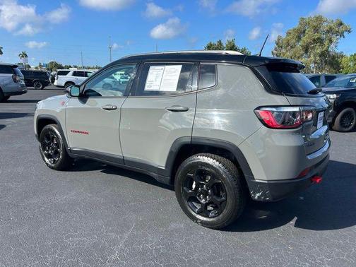 Sting-Gray Clearcoat 2023 Jeep Compass Trailhawk