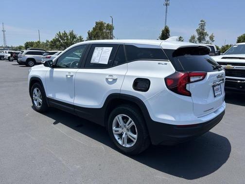 2024 GMC Terrain SLE
