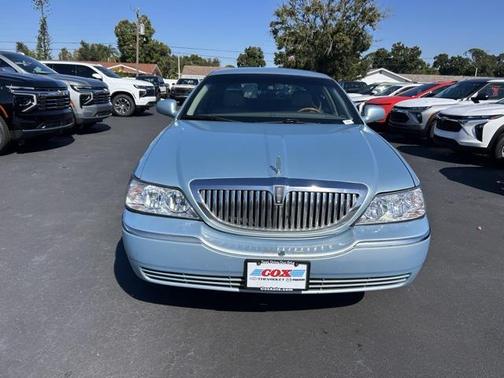 2010 Lincoln Town Car Signature