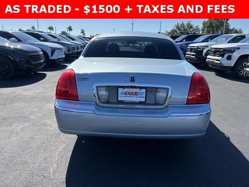 2010 Lincoln Town Car Signature