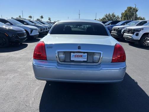 2010 Lincoln Town Car Signature