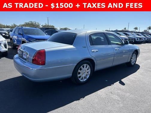 2010 Lincoln Town Car Signature