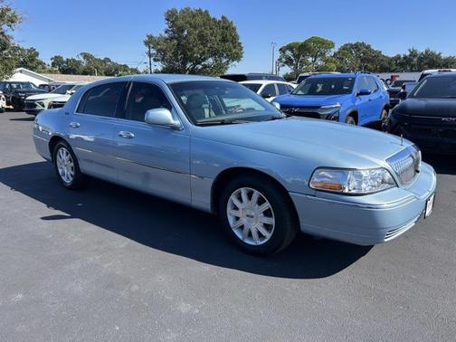 2010 Lincoln Town Car Signature
