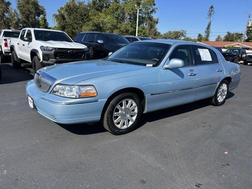 2010 Lincoln Town Car Signature
