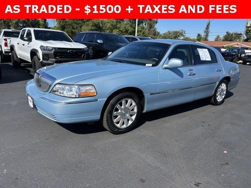 2010 Lincoln Town Car Signature