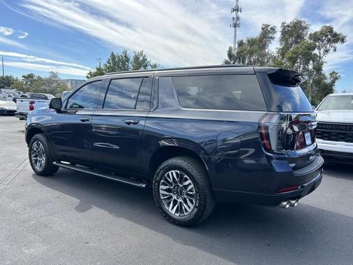 2025 Chevrolet Suburban 4WD Z71