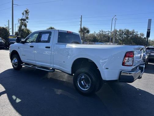 2024 RAM 3500 Big Horn Crew Cab 4x4 8' Box