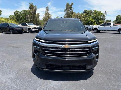 Mosaic Black Metallic 2026 Chevrolet Traverse LT