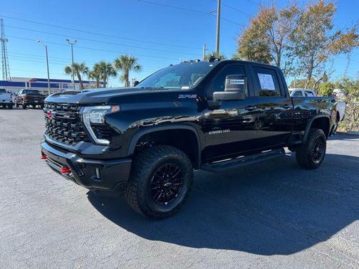 2025 Chevrolet Silverado 2500 4WD Crew Cab Standard Bed ZR2