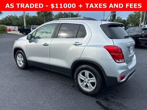 Silver Ice Metallic 2019 Chevrolet Trax LT