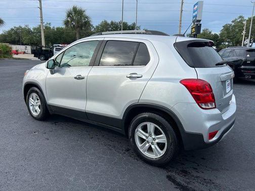 Silver Ice Metallic 2019 Chevrolet Trax LT