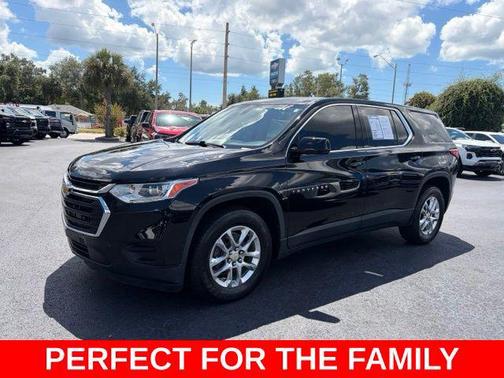 Mosaic Black Metallic 2020 Chevrolet Traverse LS