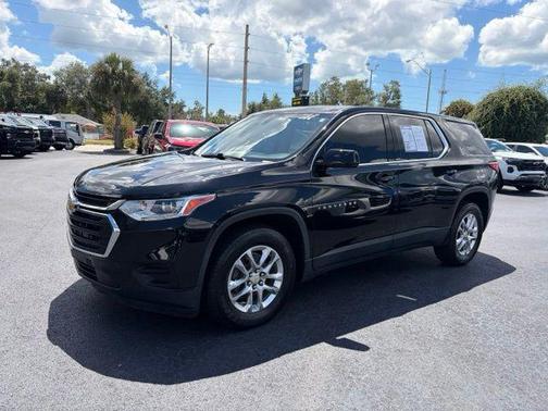 Mosaic Black Metallic 2020 Chevrolet Traverse LS