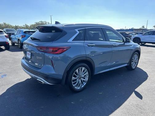 2023 INFINITI QX50 LUXE
