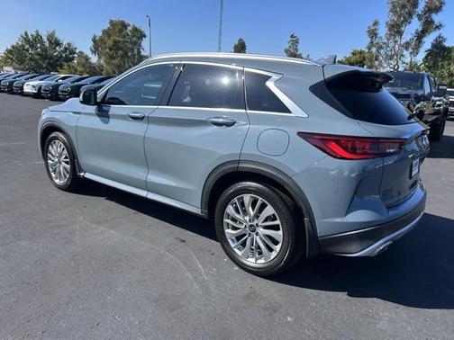 2023 INFINITI QX50 LUXE