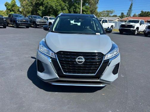 Gray/Super Black 2023 Nissan Kicks SV