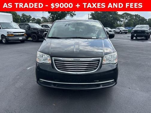 2016 Chrysler Town & Country Touring