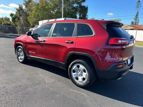 2016 Jeep Cherokee Sport