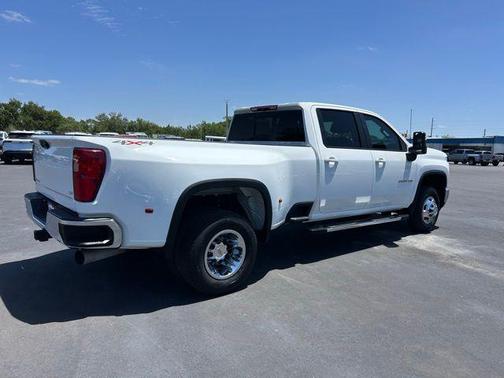 Summit White 2024 Chevrolet Silverado 3500 LT