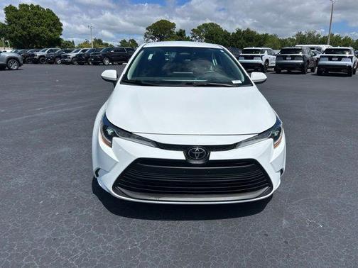 Ice 2023 Toyota Corolla LE