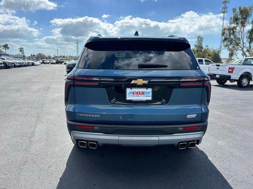 2025 Chevrolet Traverse LT