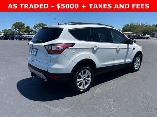 White Platinum Metallic Tri-Coat 2017 Ford Escape SE