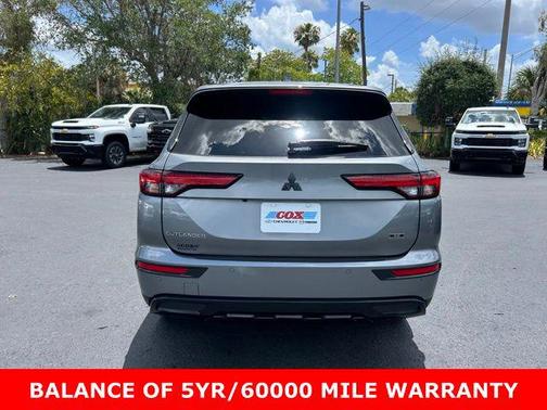 Mercury Gray Metallic 2024 Mitsubishi Outlander SE S-AWC