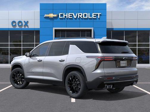 Sterling Gray Metallic 2026 Chevrolet Traverse LT