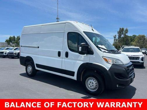 Bright White Clearcoat 2024 RAM ProMaster 2500 Tradesman