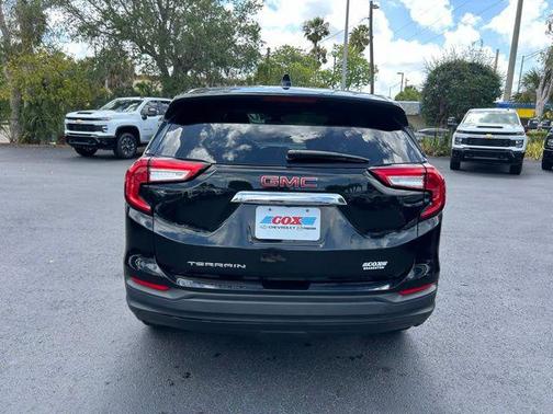 Ebony Twilight Metallic 2024 GMC Terrain SLE