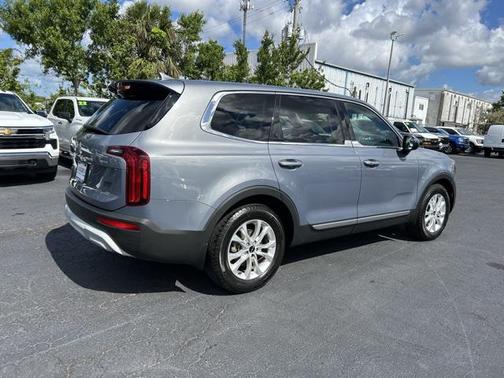 2022 Kia Telluride LX