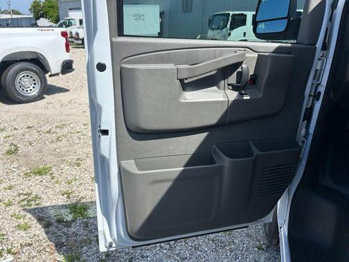 Summit White 2025 Chevrolet Express 2500 Work Van