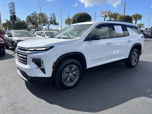 2025 Chevrolet Traverse LT