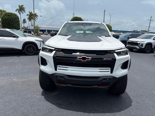 Summit White 2024 Chevrolet Colorado ZR2