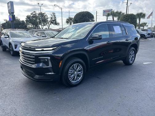 2025 Chevrolet Traverse LT