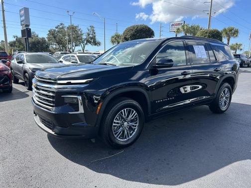 2025 Chevrolet Traverse LT