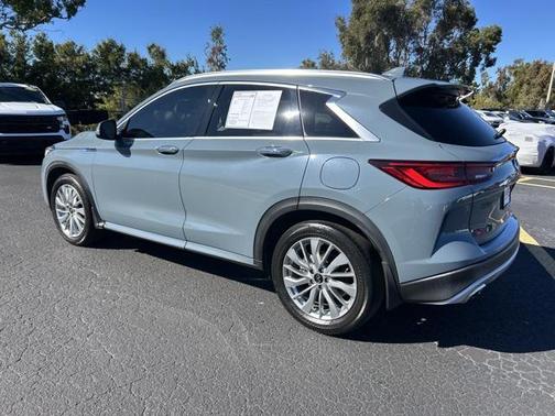 2023 INFINITI QX50 LUXE