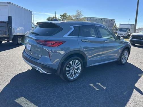 2023 INFINITI QX50 LUXE
