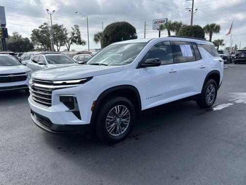 2025 Chevrolet Traverse LT