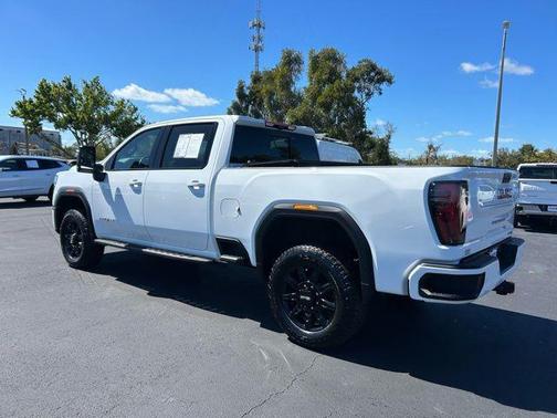 2024 GMC Sierra 2500 AT4