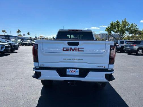 2024 GMC Sierra 2500 AT4