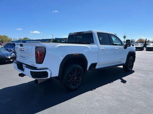 2024 GMC Sierra 2500 AT4